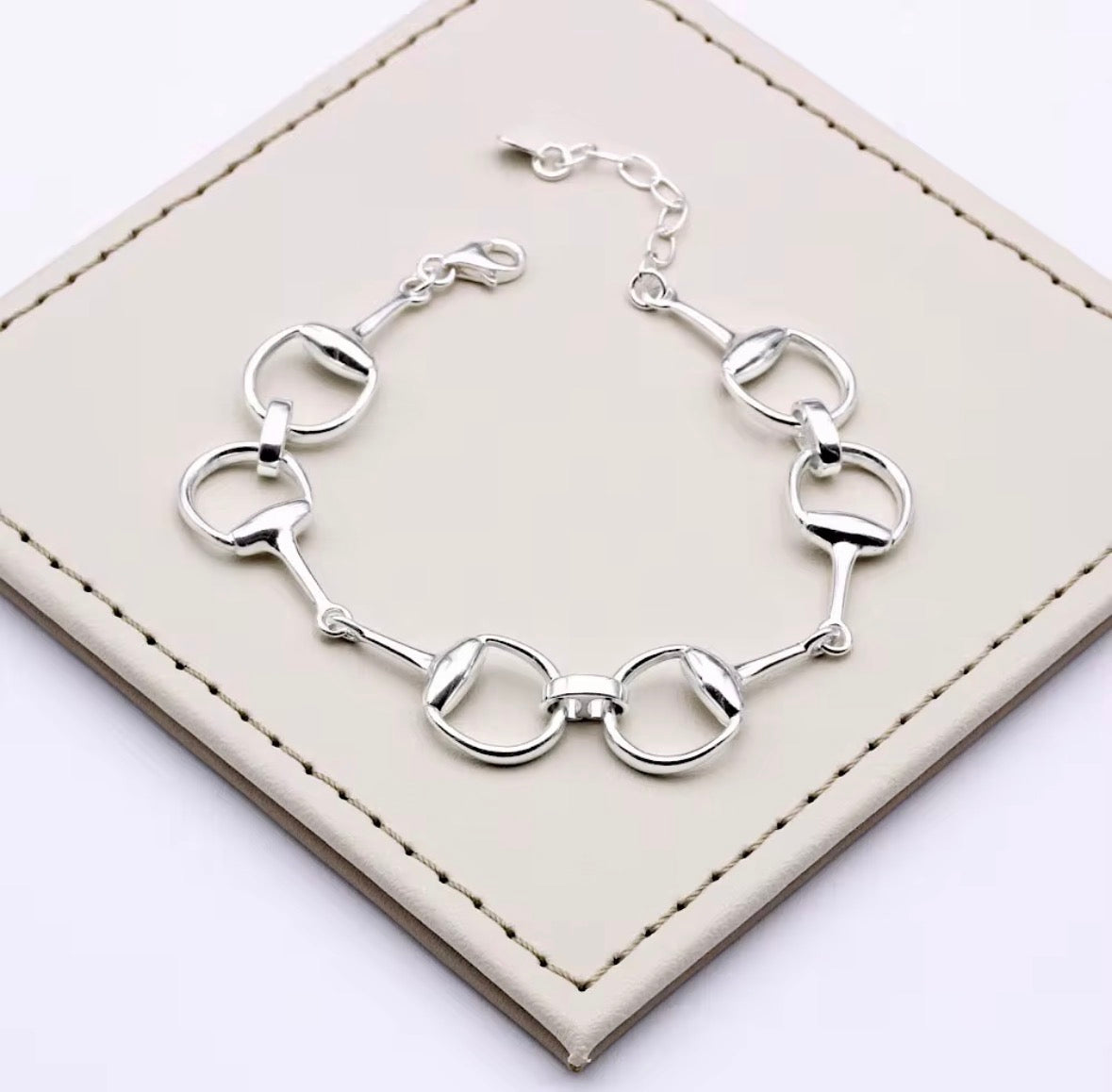 Dainty Bit Bracelet